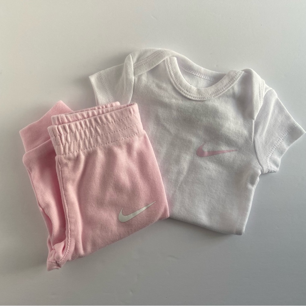 Nike Baby White & Pink Onesie and Pant Set - 3 Months